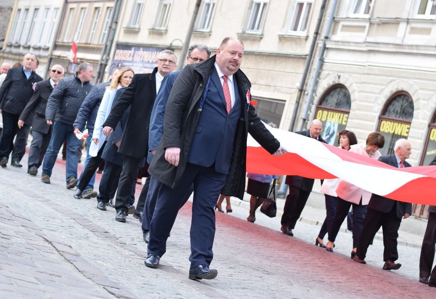 Zobaczcie jak obchodzono Dzień Flagi na jarosławskim rynku!