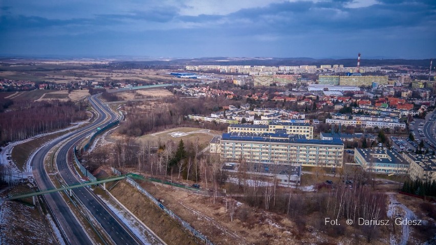 Wałbrzych: Piaskowa Góra i wzgórze Gedymina widziane z drona (ZDJĘCIA)
