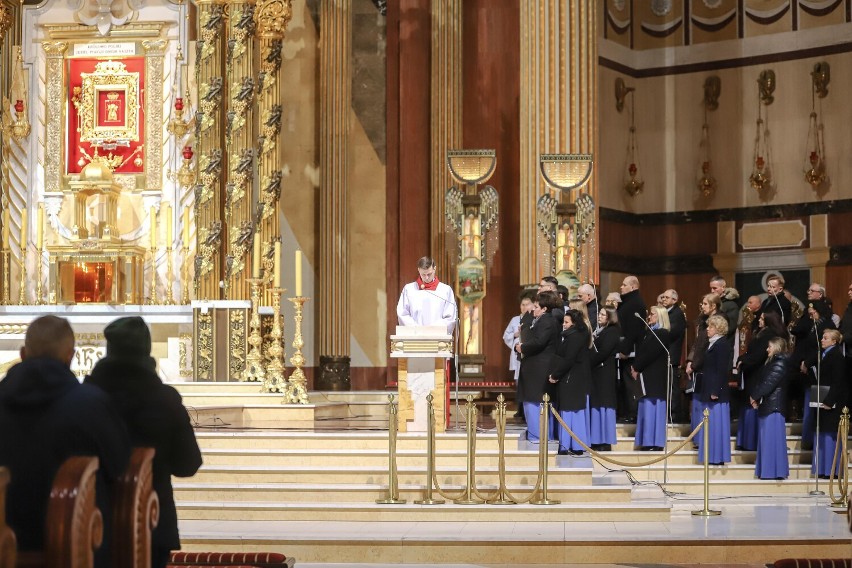  Wielki Piątek 2023 - Liturgia Męki Pańskiej w licheńskiej bazylice