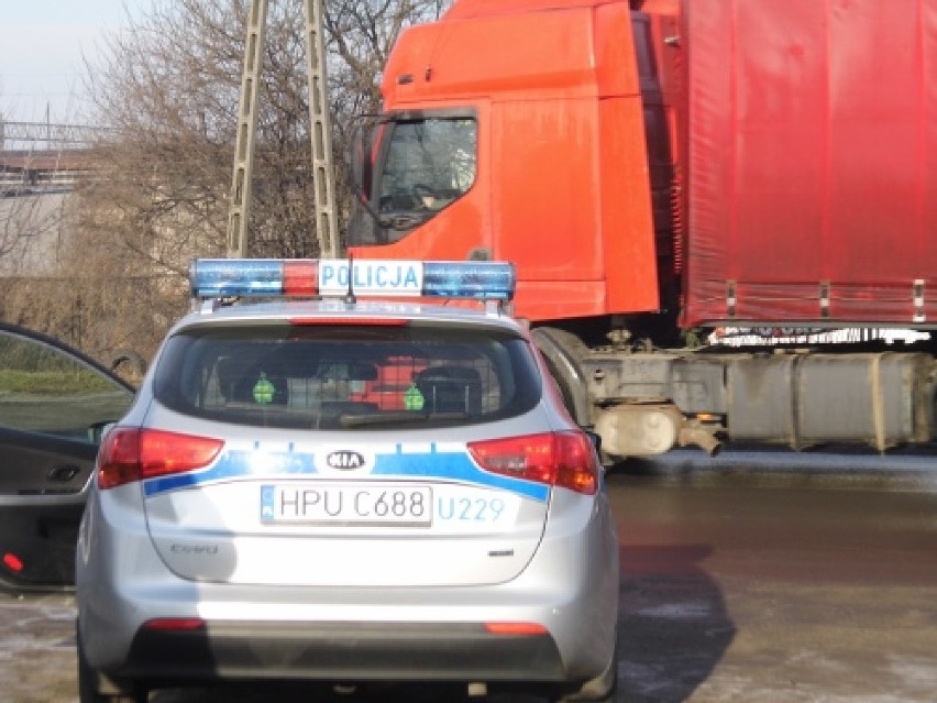 Policja i ITD kontrolowały w Kaliszu ciężarówki i autobusy