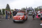 Złombol 2023 wystartował! Samochody z czasów PRL wyruszyły sprzed Stadionu Śląskiego w Chorzowie. Zobacz ZDJĘCIA