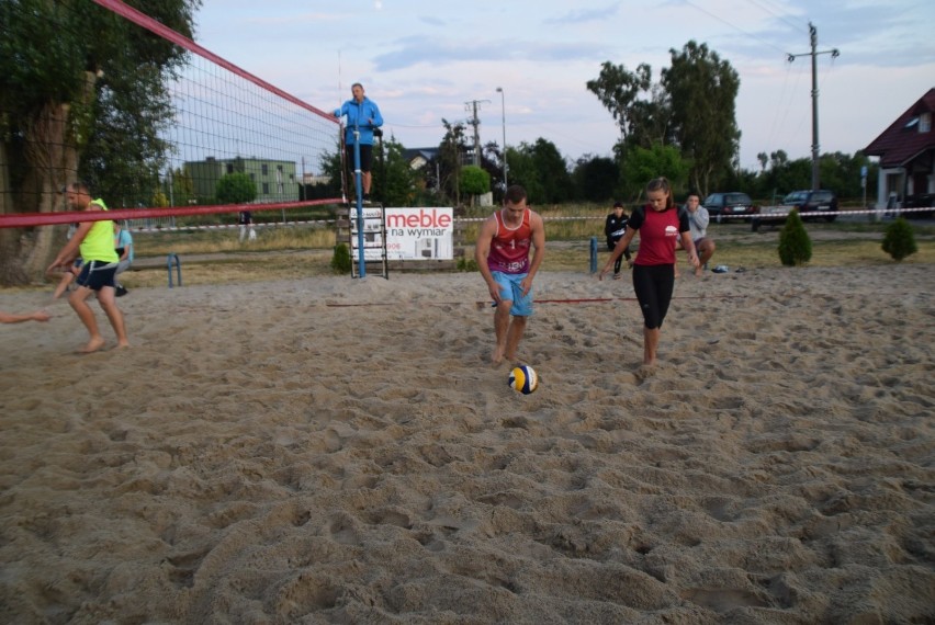 Nocny Turniej Siatkówki Plażowej w Żydowie odbywa się trzeci rok z rzędu