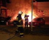 GOZDNICA. Trzy samochody spłonęły na parkingu pod sklepem