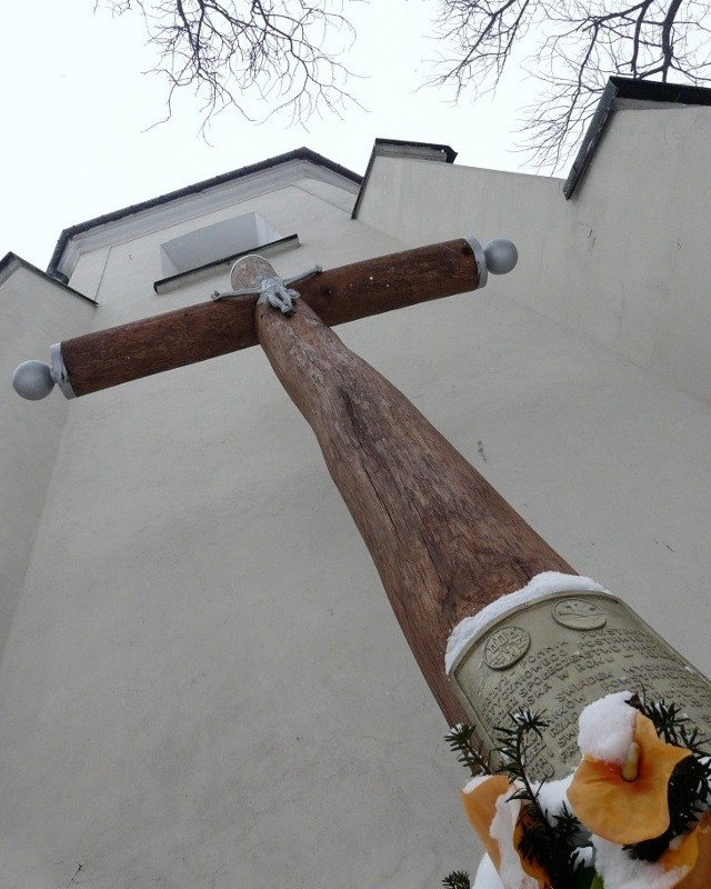 O powstaniu styczniowym w Radomsku przypomina krzyż-pomnik
