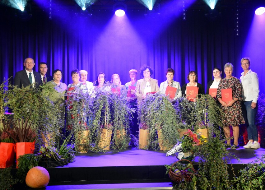"Więcej Kwiatów, Warzyw i Owoców" w gminie Żukowo. Na jednej gali uhonorowano laureatów aż trzech konkursów