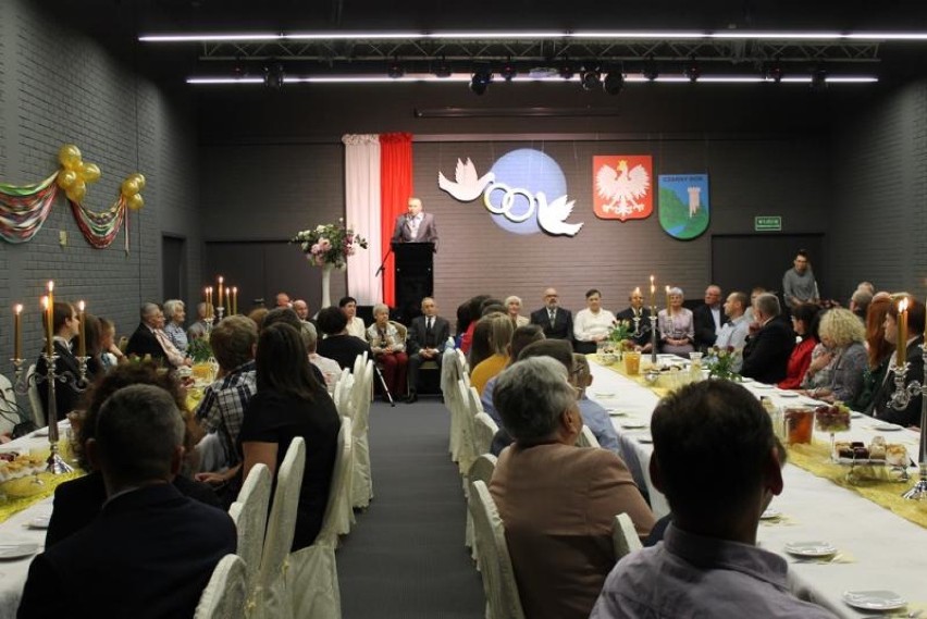 W Czarnym Borze obchodzono jubileusze par małżeńskich (ZDJĘCIA)