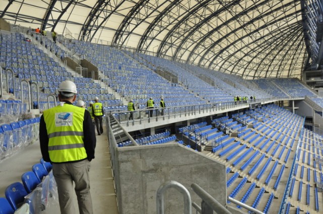 Ekspertyza stanu stadionu przy ul. Bułgarskiej wykazała szereg ...