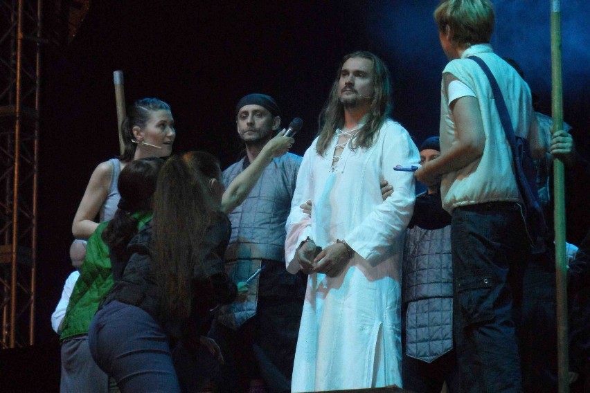 Jesus Christ Superstar w plenerze. Tysiące ludzi w Wojewódzkim Parku Kultury