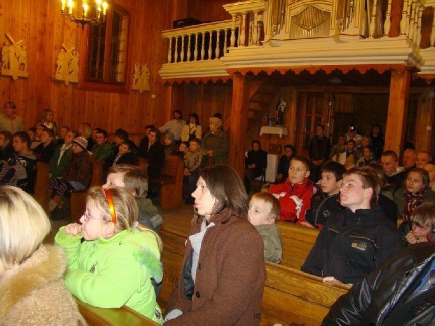 Jasełka zgromadziły dużą publikę w kościele pw. Marii...