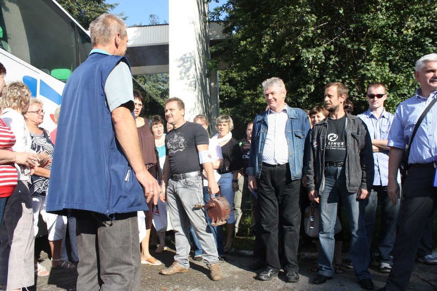 Pracownicy Odlewni Żeliwa z Zawiercia strajkowali w Katowicach [ZDJĘCIA]