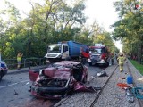 Śmiertelny wypadek w Goduli. Nie żyje 70-letni kierowca osobówki. Zderzył się z ciężarówką