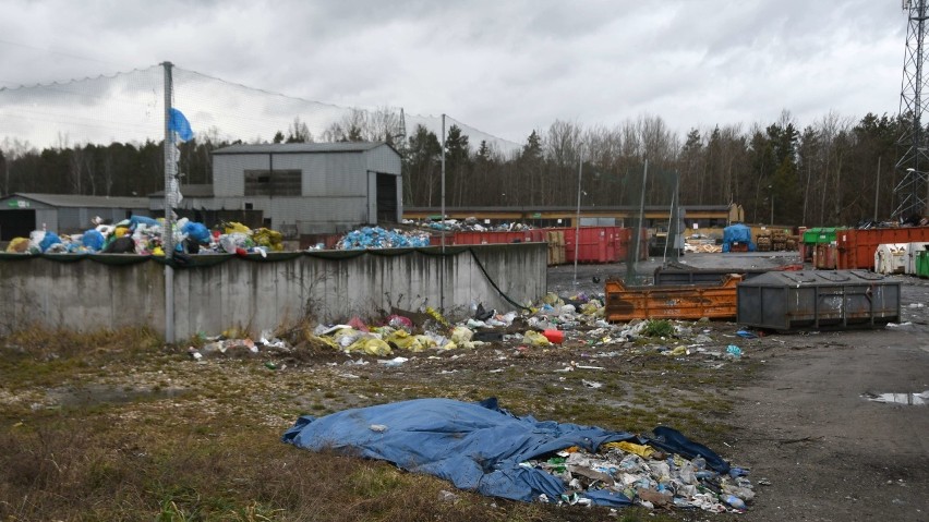 Przy ulicy Zagnańskiej w Kielcach jest składowisko śmieci,...