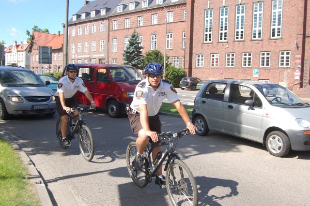 Strażnicy Miejscy od dwóch lat patrolują ulice Malborka na rowerach. Wkrótce będą też używać skuterów