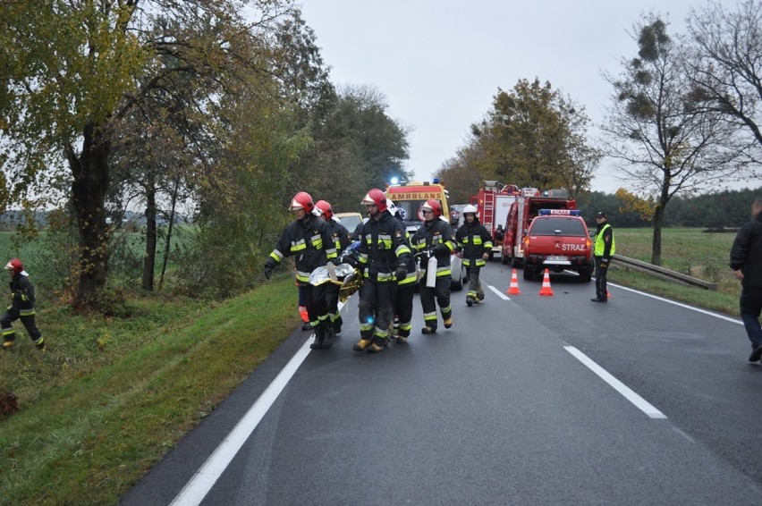 Wypadek na drodze 434 w okolicy Zbrudzewa. Trzy osoby...