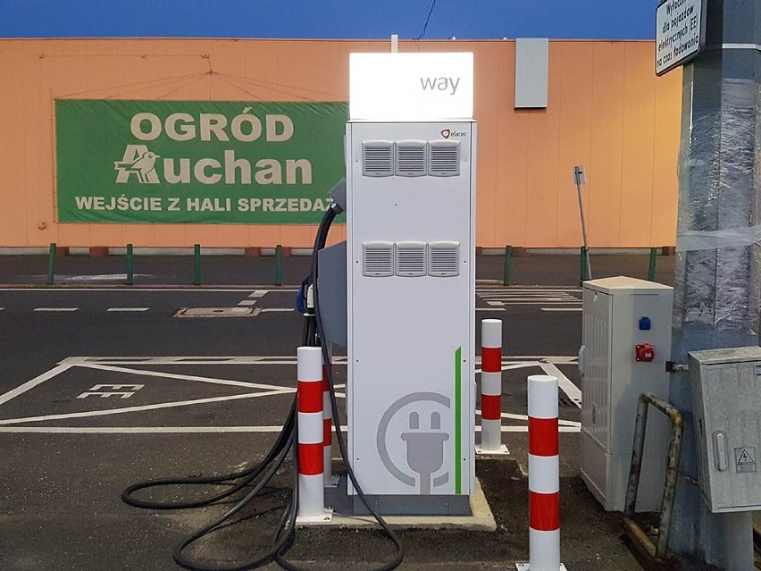 Wałbrzych: Powstała kolejna stacja ładowania samochodów elektrycznych (ZDJĘCIA)