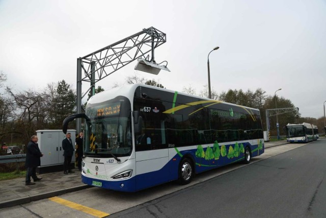 Hiszpańskie autobusy Irizar na ulicach Krakowa. Nowe elektryki będą kursowały na liniach: nr 107, 124, 155 i 304