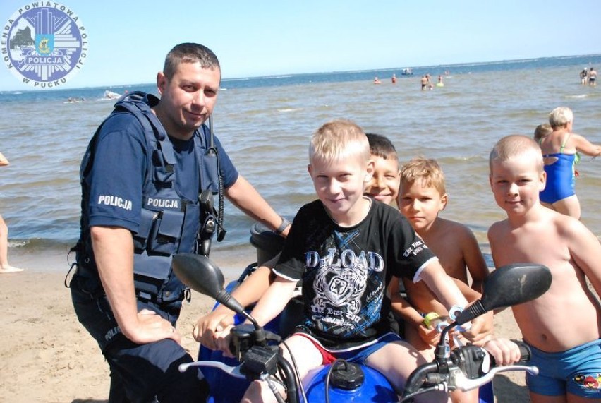 Maluch bezpieczny na plaży, Puck 2015