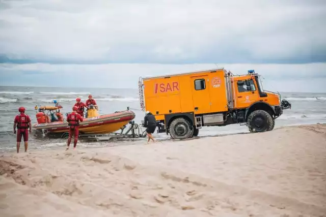 Tragedia w Stegnie. Nie żyje mężczyzna. Mimo reanimacji i szybkiej reakcji plażowiczów oraz służb nie udało się uratować 60-latka