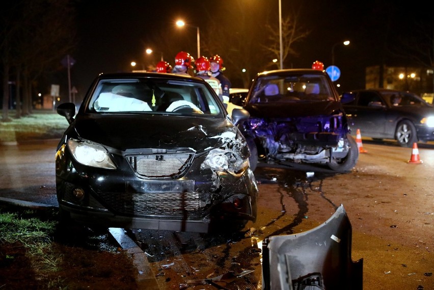 Wypadek przy skrzyżowaniu ul. Kostromskiej i Sikorskiego...