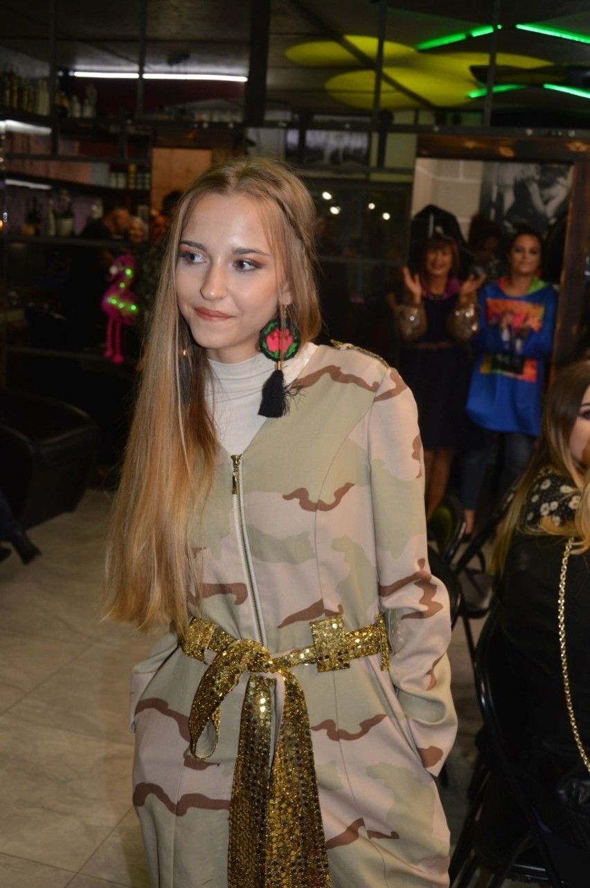 Znane Polki Karolina Nolbrzak, Iza Tuszyńska, Krystyna Mazurówna wzięły udział w pokazie mody w skarżyskiej Ambasadzie Stylu (DUŻO ZDJĘĆ)