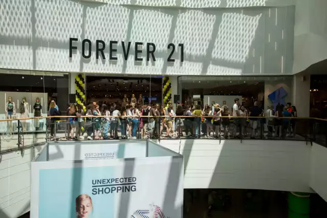 Forever 21 zniknie z Warszawy? "Sieć ma poważne problemy finansowe"