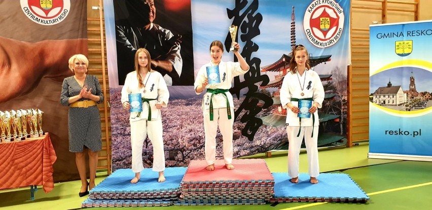 Sukces świnoujskich karateków! Z Wojewódzkiej Olimpiady wrócili z medalami