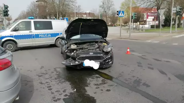 Do zderzenia dwóch samochodów osobowych doszło na skrzyżowaniu w centrum Kostrzyna nad Odrą.
