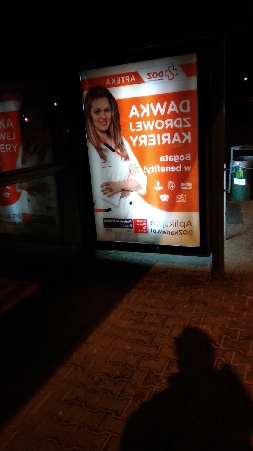 Tak wyglądają reklamy na poznańskich przystankach