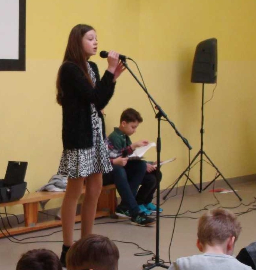 W SP 3 w Malborku śpiewali piosenkę angielską w powiatowym konkursie
