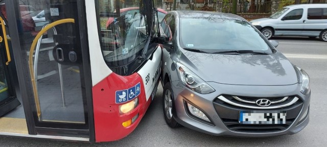 Zderzenie na ul. Ozimskiej w Opolu.