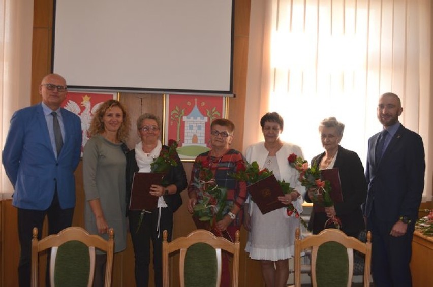Nagrody i podziękowania dla nauczycieli w gminie Śmigiel