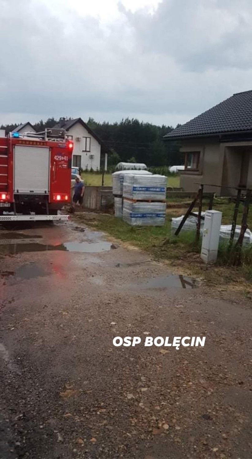 Nawałnice i burze w powiecie chrzanowskim. Piorun uderzył w dom w Jankowicach, zalane piwnice i powalone drzewa. ZDJĘCIA AKTUALIZACJA