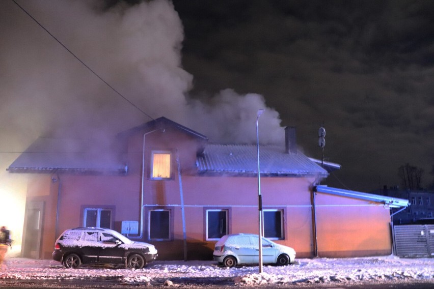 Groźny pożar w centrum Sulejowa 5.02.2023