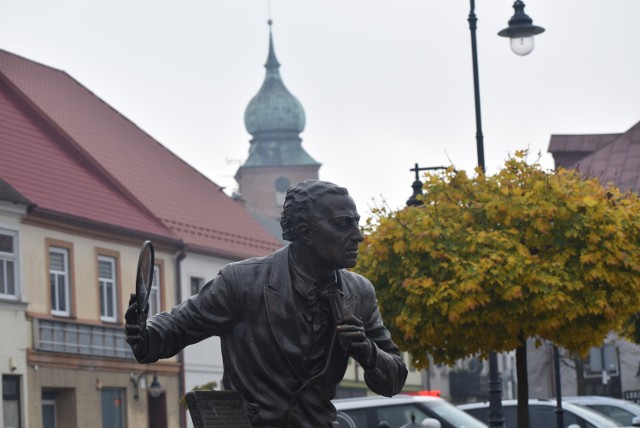 Wyludniony Sieradz w koronawirusowe niedzielne przedpołudnie