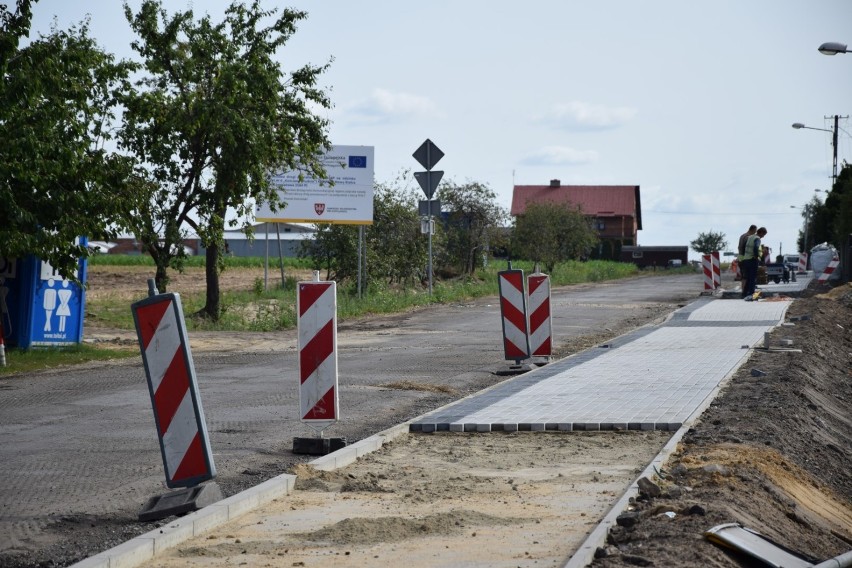 Budują drogę powiatową z Kobylnik do Nowego Białcza FOTO