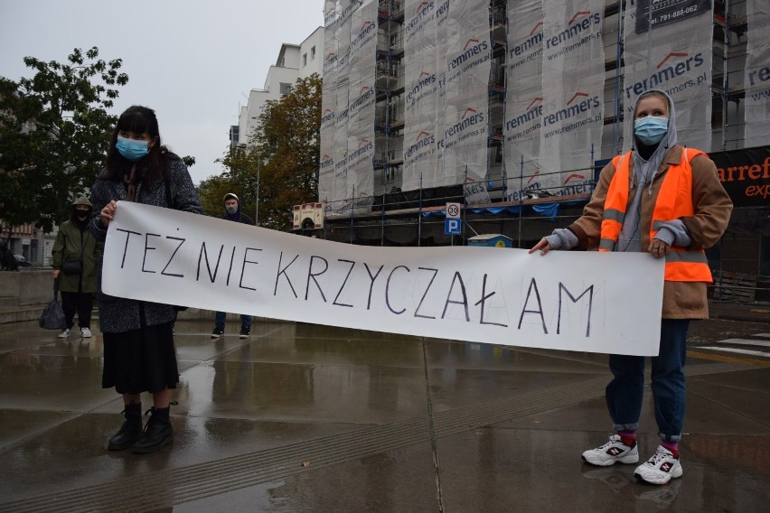 Organizacje lewicowe protestowały w Gdyni przeciwko wyrokom polskich sądów