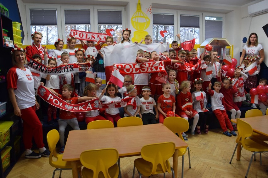 Przed meczem Polska - Argentyna. Przedszkolaki z Misia w Szczecinku gotowe na mecz [zdjęcia]