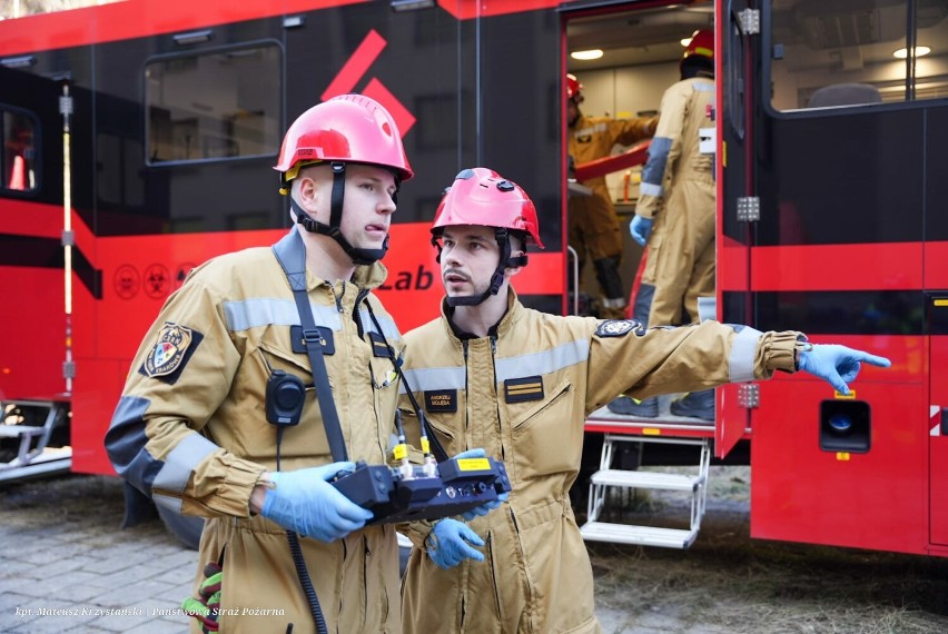 Kilkuset strażaków z czterech województw bierze udział w krajowych ćwiczeniach ratowniczych. Pośród nich są również strażacy z Gorlic