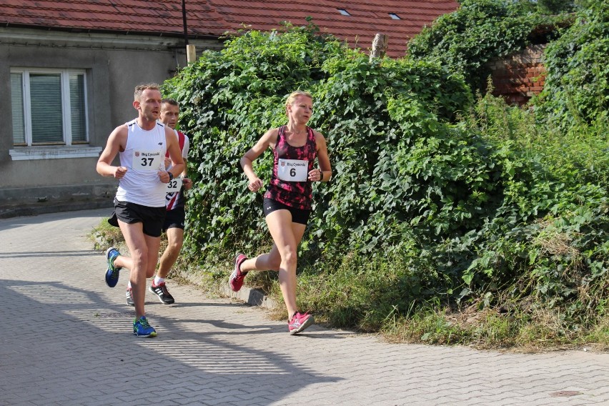 Blisko 50 miłośników królowej sportu wystartowało w IX Biegi...