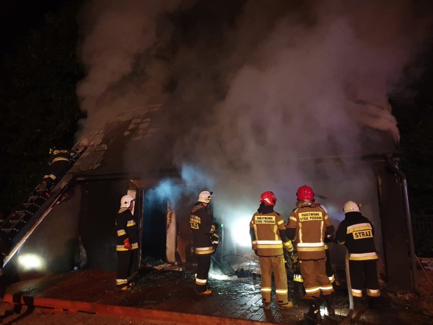 Pożar w Orlu, w gm. Liniewo. Budynek mieszkalny został całkowicie zniszczony  [ZDJĘCIA]