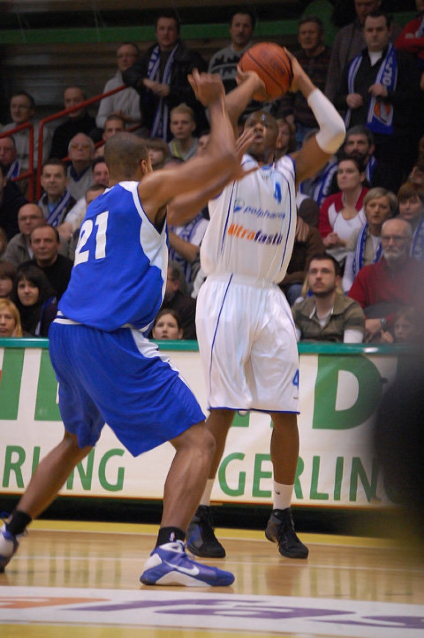 4.Michael Hicks-Polpharma21.Alex McLean-PBG Basket...