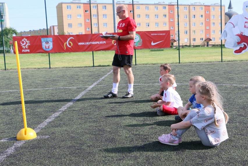 Prawie 200 młodych pasjonatów piłki nożnej z Międzyrzecza i...