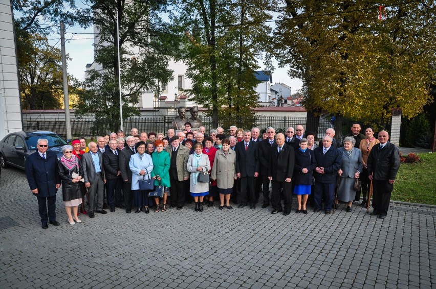 Kulminacyjnym punktem uroczystości było dokonanie przez...