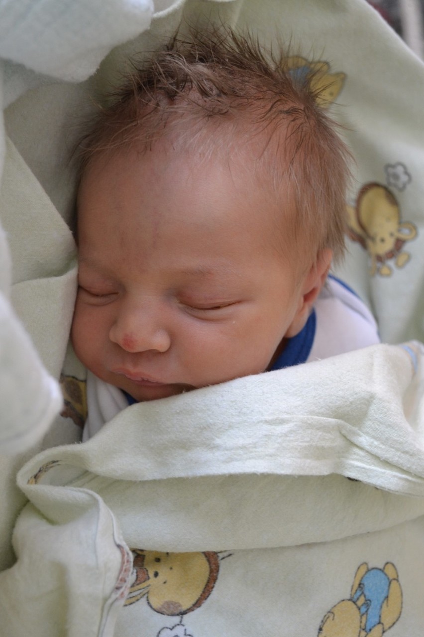 Filip Wąs, syn Sylwii i Adama, urodził się 19 marca. Ważył...