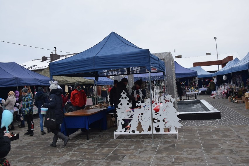 Jarmark bożonarodzeniowy w Łazach. Jest rękodzieło, świąteczne ozdoby i foodtrucki FOTO