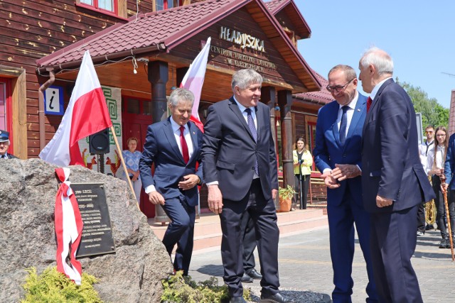 W uroczystości w Kleszczelach udział wzięli między innymi senator Jacek Bogucki, poseł Parlamentu Europejskiego Krzysztof Jurgiel i poseł Eugeniusz Czykwin