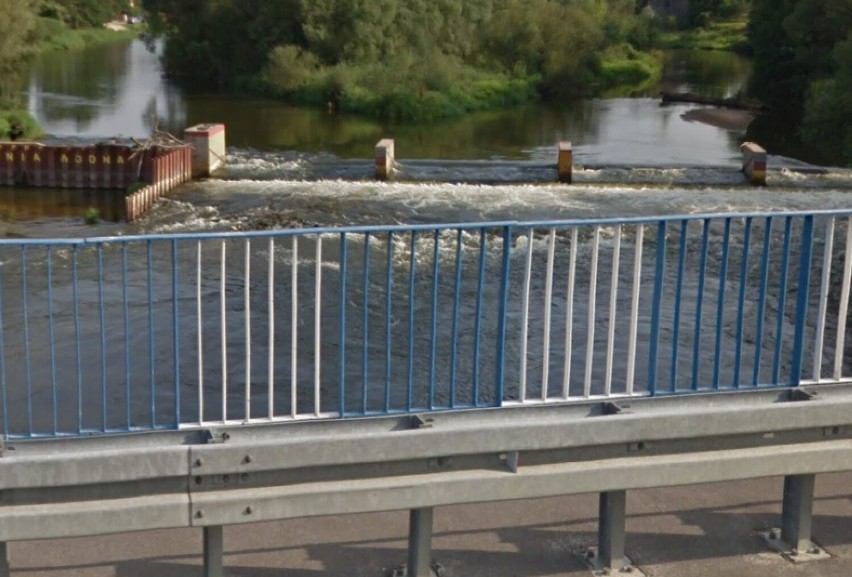 Zdesperowany 25-latek chciał skoczyć z mostu w Konopnicy. Na pomoc ruszyły służby
