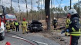 Tragiczny wypadek w Bieruniu. Mercedes uderzył w drzewo. Kierowca poniósł śmierć na miejscu