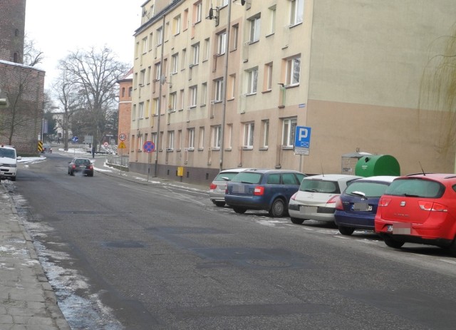 W pierwszej kolejności zostaną zmodernizowana jezdnia, chodniki i zatoki autobusowe.