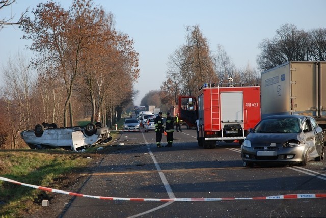 Wypadek w Obrokach: 11 osób zostało rannych